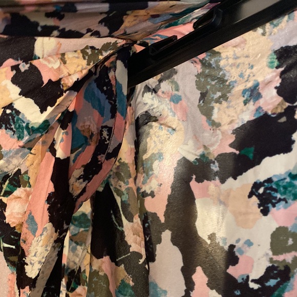 IRO Paris, 40, “bloomy” wrap dress, beautiful floral pattern!Needs small repair - Picture 6 of 12